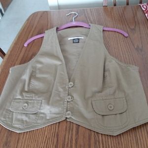 Tan vest size 10